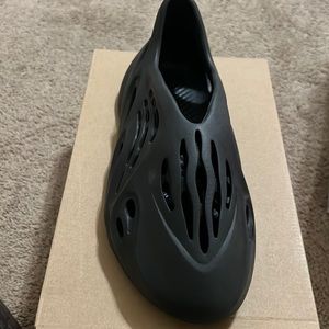 Black Yeezy foam runner size 10 AUTHENTIC